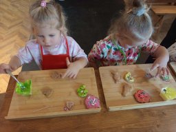 2025-12-10 Sówki na warsztatach piernikowych